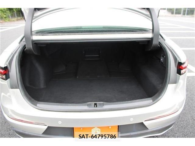 Toyota Crown Crossover 2023-05 8828360-22