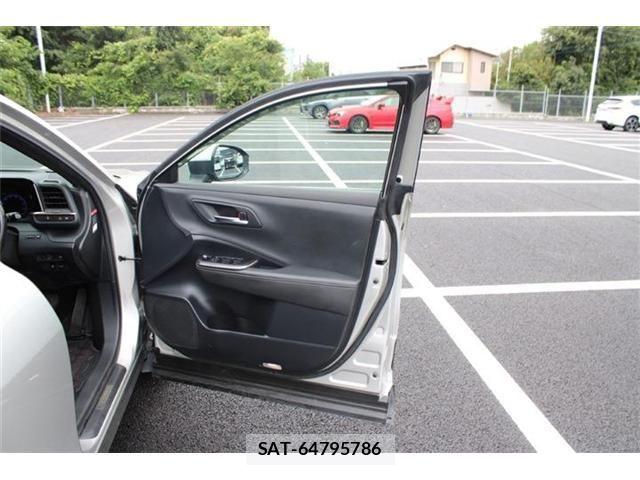 Toyota Crown Crossover 2023-05 8828360-25