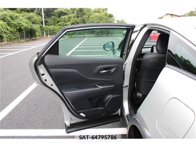 Toyota Crown Crossover 2023-05 8828360-27