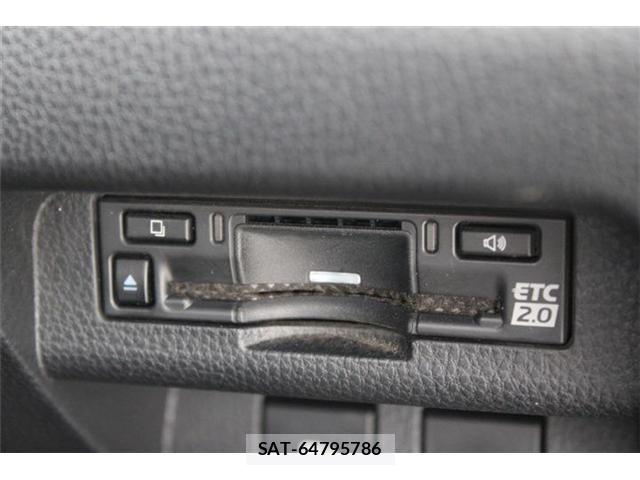 Toyota Crown Crossover 2023-05 8828360-4
