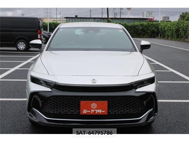Toyota Crown Crossover 2023-05 8828360-5