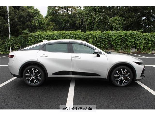 Toyota Crown Crossover 2023-05 8828360-7