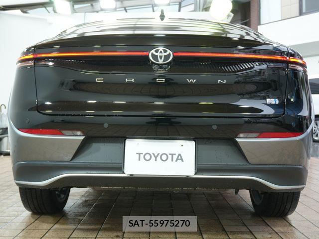 Toyota Crown Crossover 2023-08 8828357-9