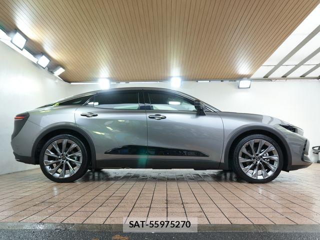 Toyota Crown Crossover 2023-08 8828357-6