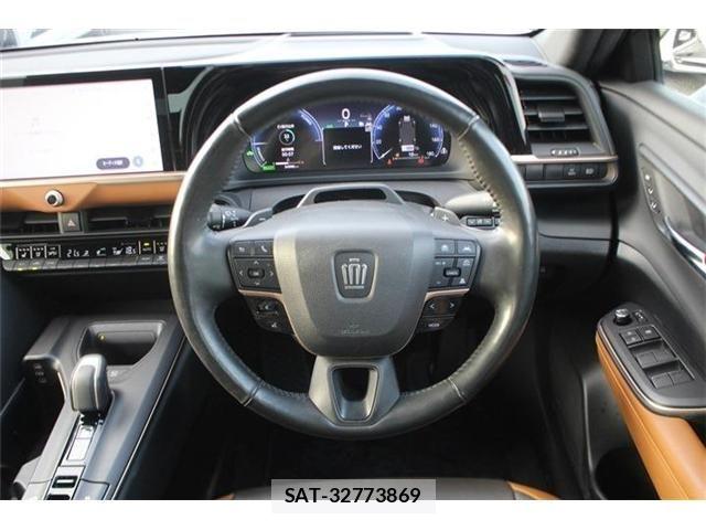 Toyota Crown Crossover 2023-08 8828356-19