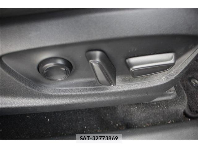 Toyota Crown Crossover 2023-08 8828356-27