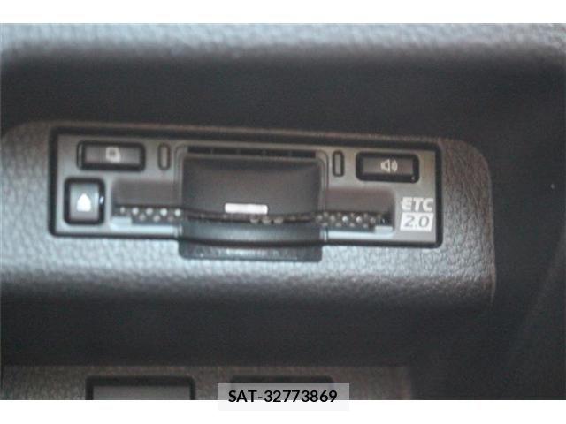 Toyota Crown Crossover 2023-08 8828356-4