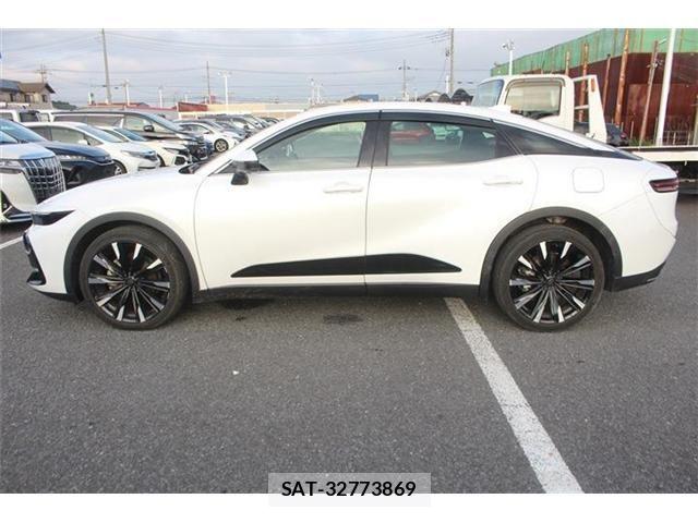Toyota Crown Crossover 2023-08 8828356-6