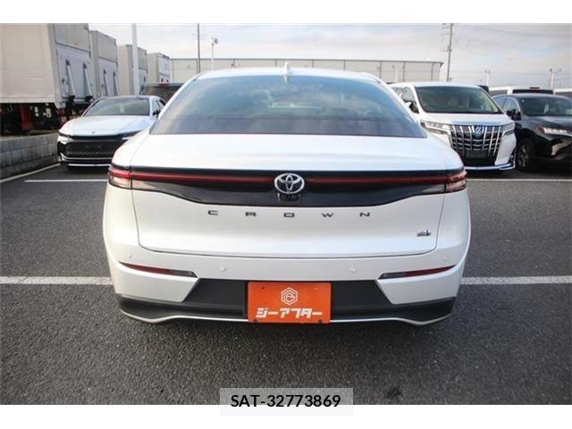 Toyota Crown Crossover 2023-08 8828356-7