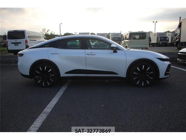 Toyota Crown Crossover 2023-08 8828356-8