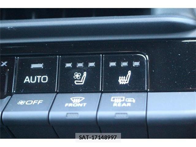 Toyota Crown Crossover 2024-09 8848553-4