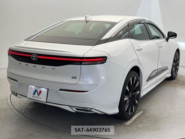 Toyota Crown Crossover 2023-01 8848550-17