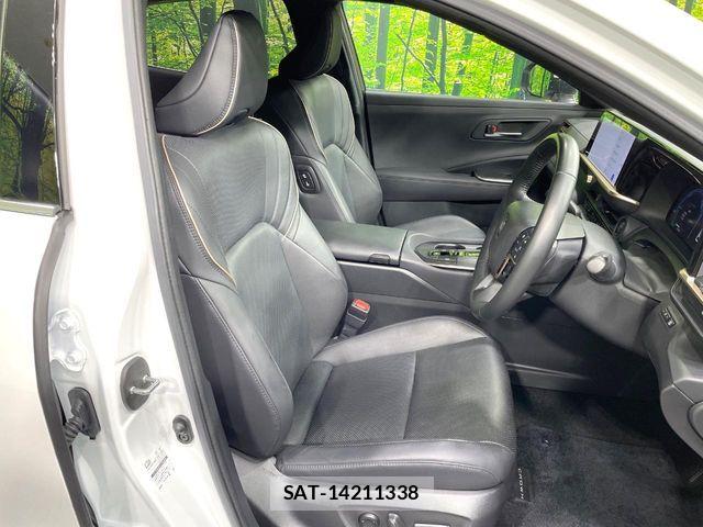 Toyota Crown Crossover 2024-03 8848552-9