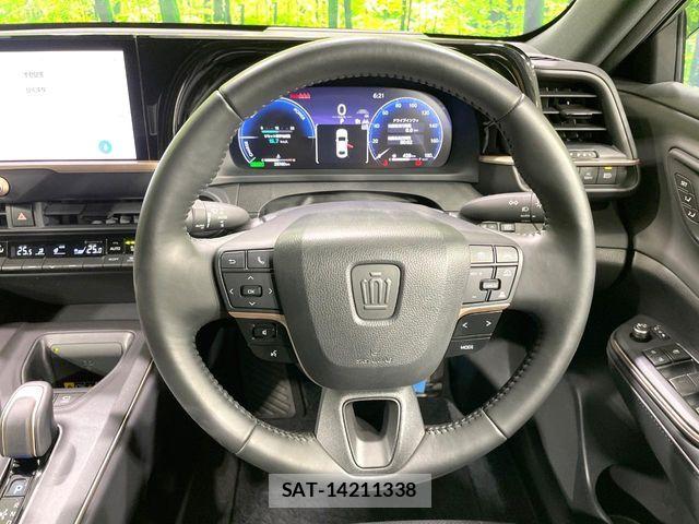 Toyota Crown Crossover 2024-03 8848552-12