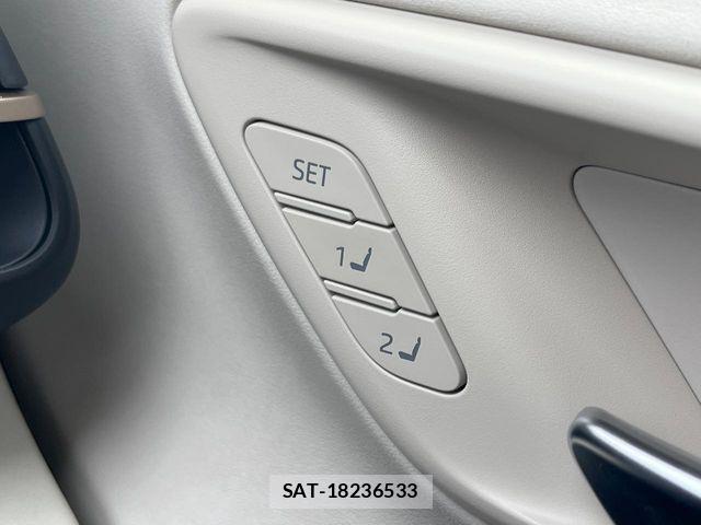Toyota Crown Crossover 2023-09 8848554-10