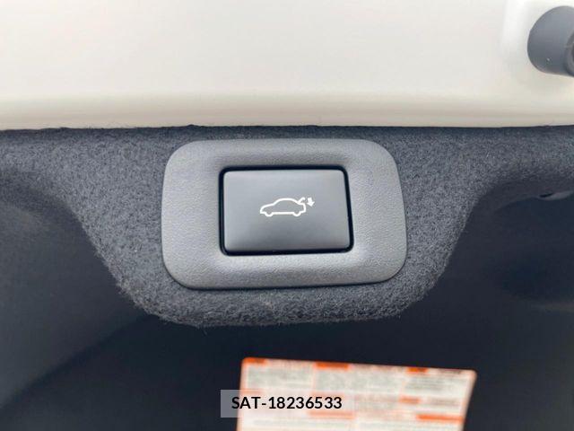 Toyota Crown Crossover 2023-09 8848554-11