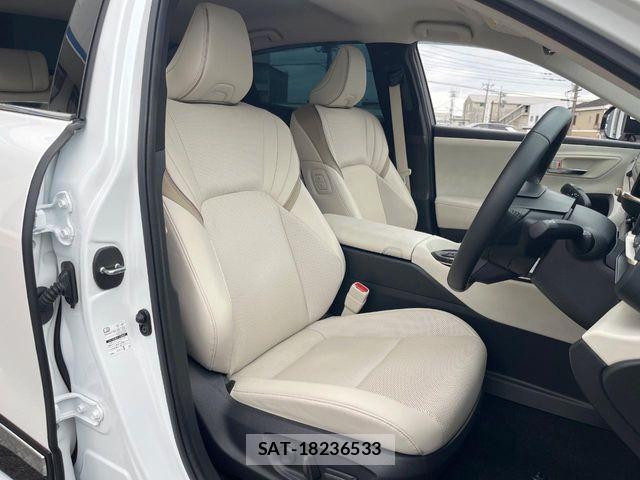 Toyota Crown Crossover 2023-09 8848554-12