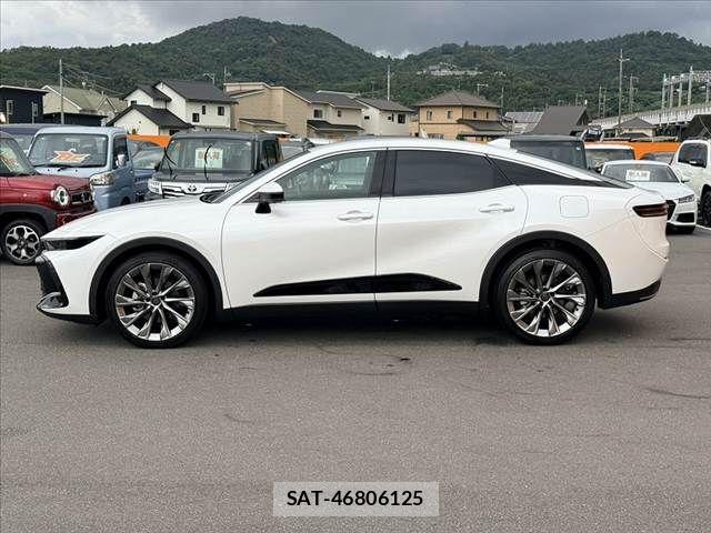 Toyota Crown Crossover 2023-01 8848556-10