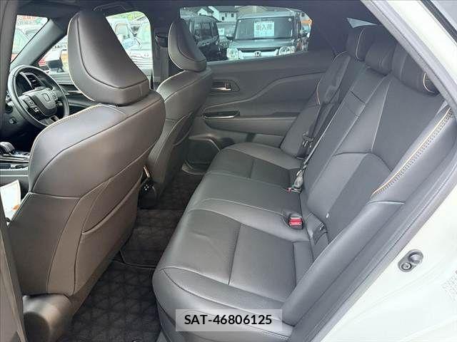 Toyota Crown Crossover 2023-01 8848556-18