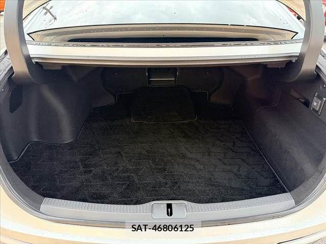 Toyota Crown Crossover 2023-01 8848556-19