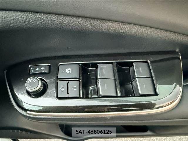 Toyota Crown Crossover 2023-01 8848556-20