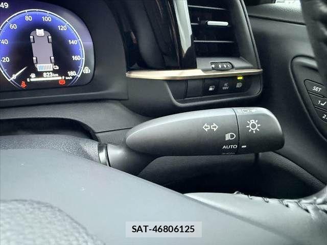 Toyota Crown Crossover 2023-01 8848556-25