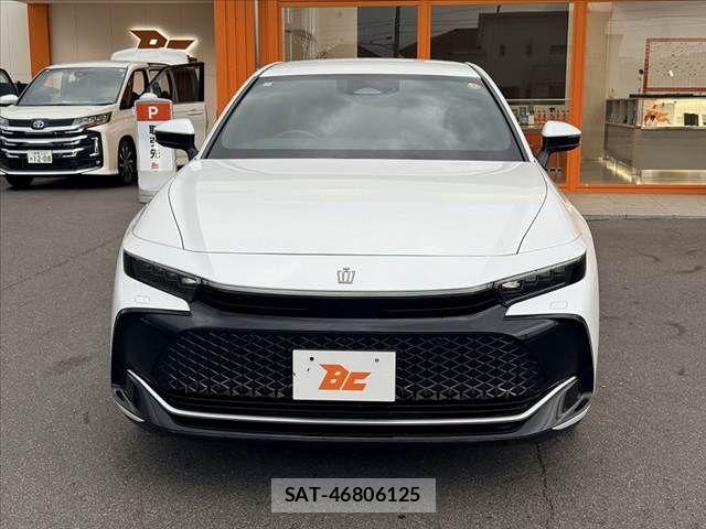 Toyota Crown Crossover 2023-01 8848556-8