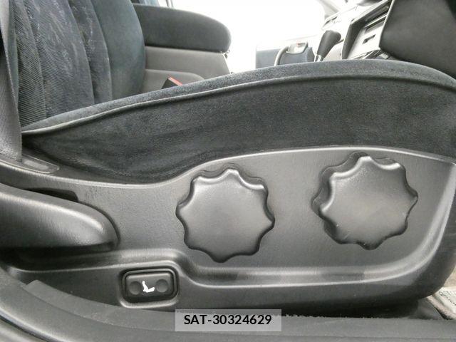 Toyota CROWN ESTATE 2002-05 7020240-18