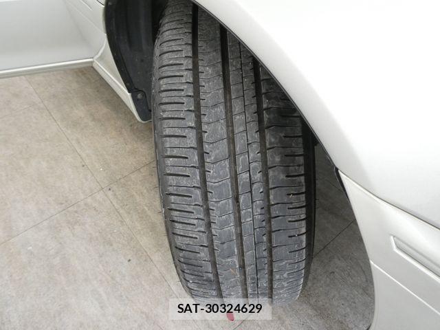 Toyota CROWN ESTATE 2002-05 7020240-28
