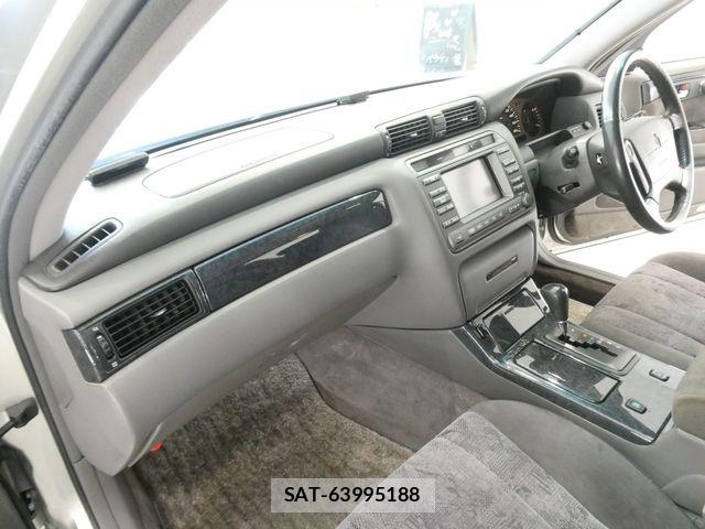 Toyota CROWN ESTATE 2000-03 8073358-23