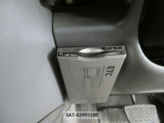 Toyota CROWN ESTATE 2000-03 8073358-26