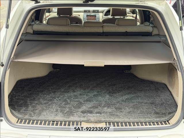 Toyota CROWN ESTATE 2003-07 8354206-28