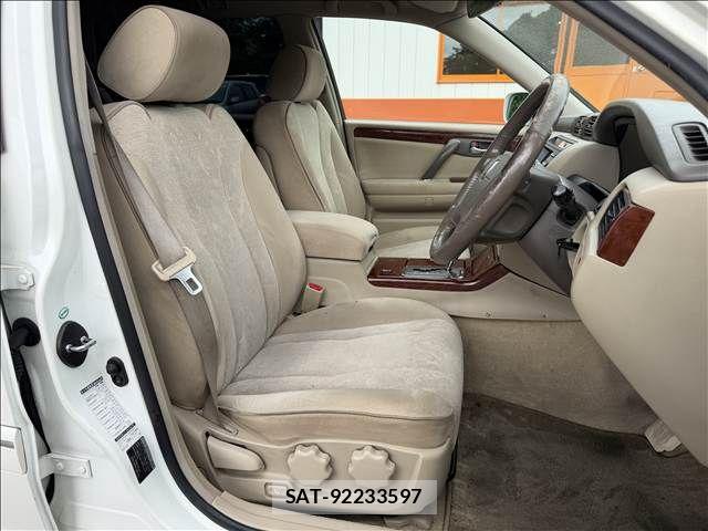 Toyota CROWN ESTATE 2003-07 8354206-8
