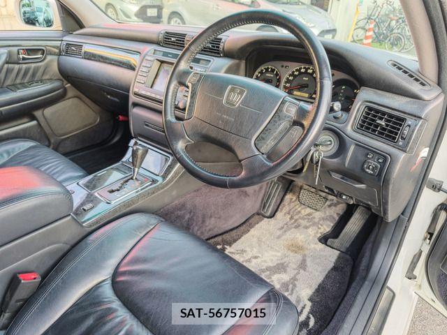 Toyota CROWN ESTATE 2001-10 8411771-2