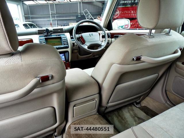 Toyota CROWN ESTATE 2003-10 8879212-25