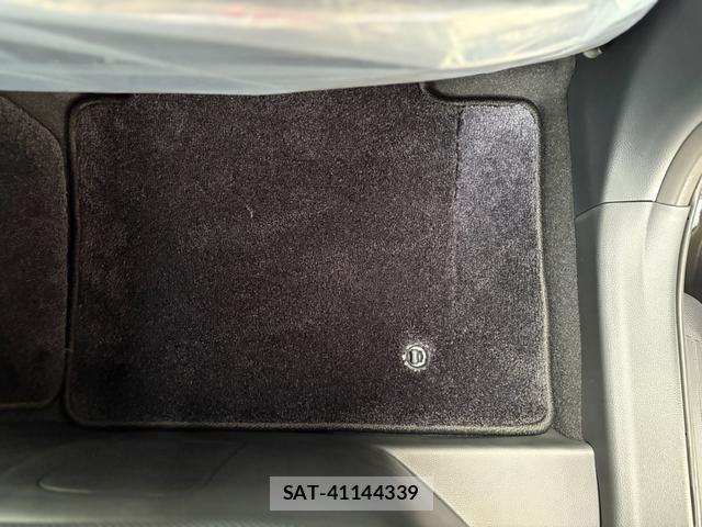 Toyota CROWN ESTATE 2025-08 1281007-12