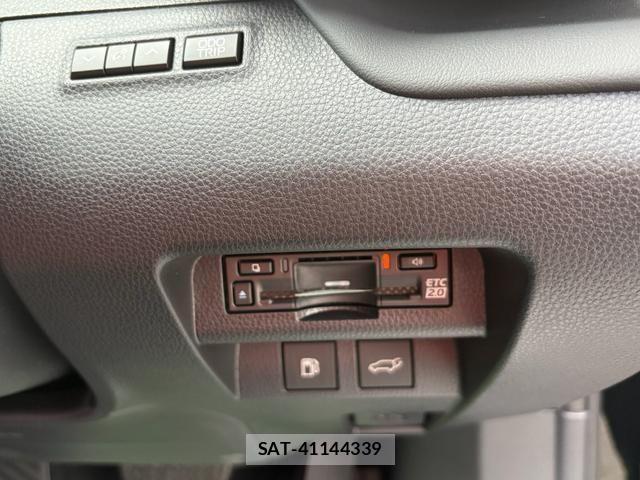 Toyota CROWN ESTATE 2025-08 1281007-22