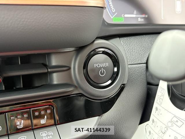 Toyota CROWN ESTATE 2025-08 1281007-23