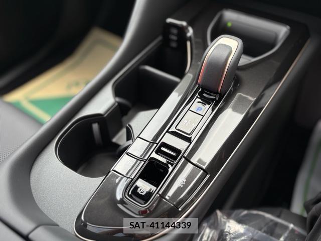 Toyota CROWN ESTATE 2025-08 1281007-28
