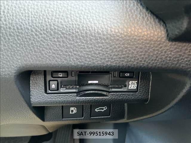 Toyota CROWN ESTATE 2025-06 3013852-10