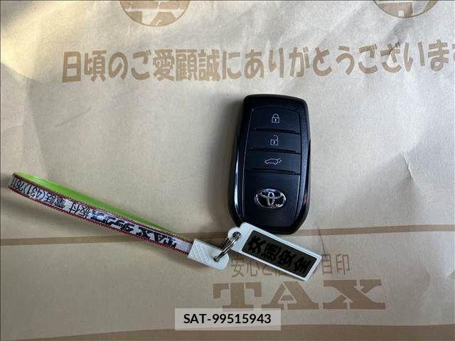 Toyota CROWN ESTATE 2025-06 3013852-18