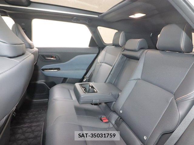 Toyota CROWN ESTATE 2025-11 3766827-11