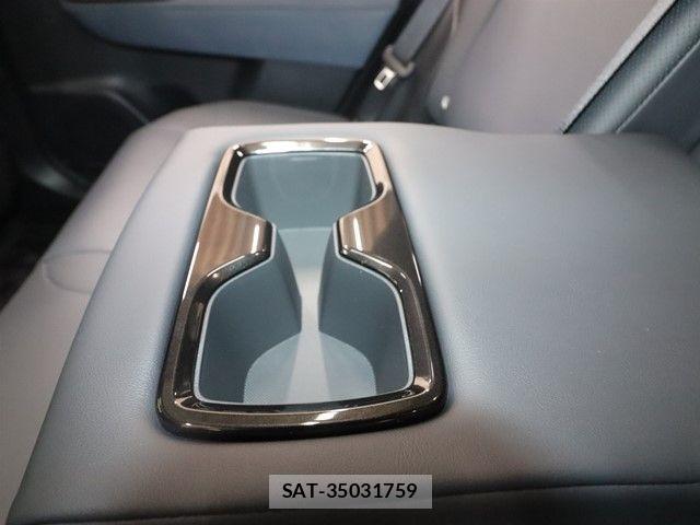 Toyota CROWN ESTATE 2025-11 3766827-12