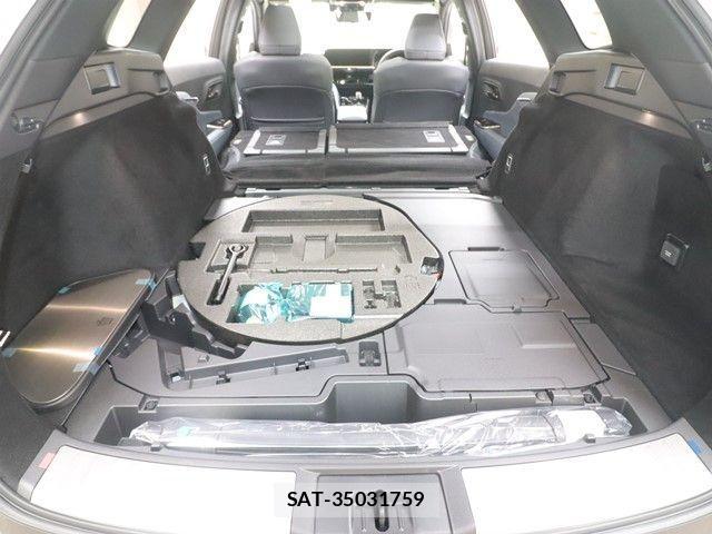 Toyota CROWN ESTATE 2025-11 3766827-16