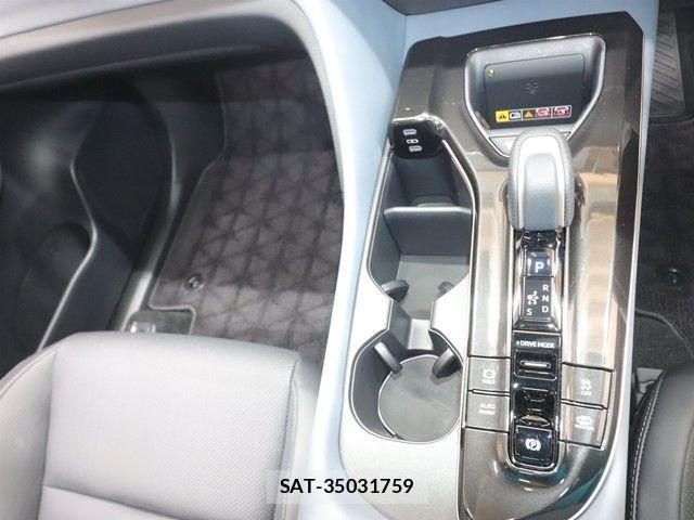 Toyota CROWN ESTATE 2025-11 3766827-24