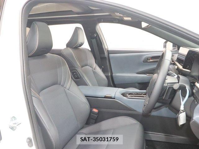 Toyota CROWN ESTATE 2025-11 3766827-3
