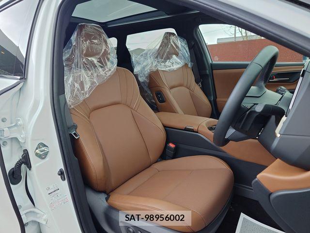 Toyota CROWN ESTATE 2025-08 3933618-11