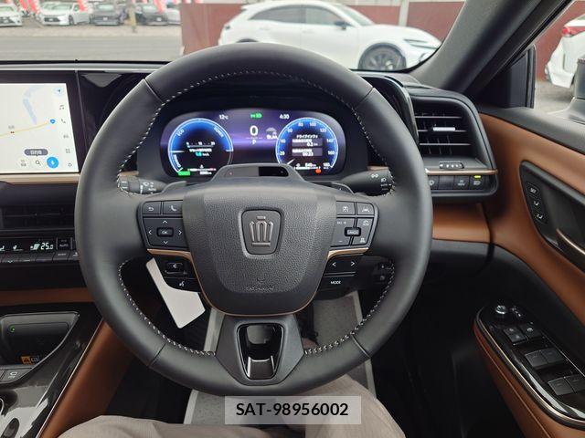 Toyota CROWN ESTATE 2025-08 3933618-13