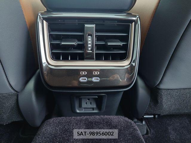 Toyota CROWN ESTATE 2025-08 3933618-23