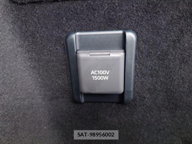Toyota CROWN ESTATE 2025-08 3933618-26